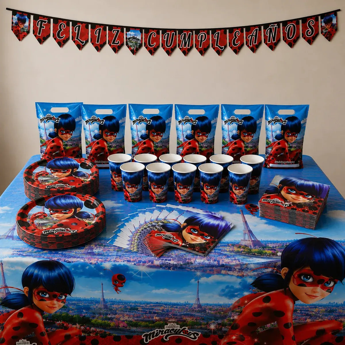 Pack Decoración Cumpleaños Ladybug para 36 Personas